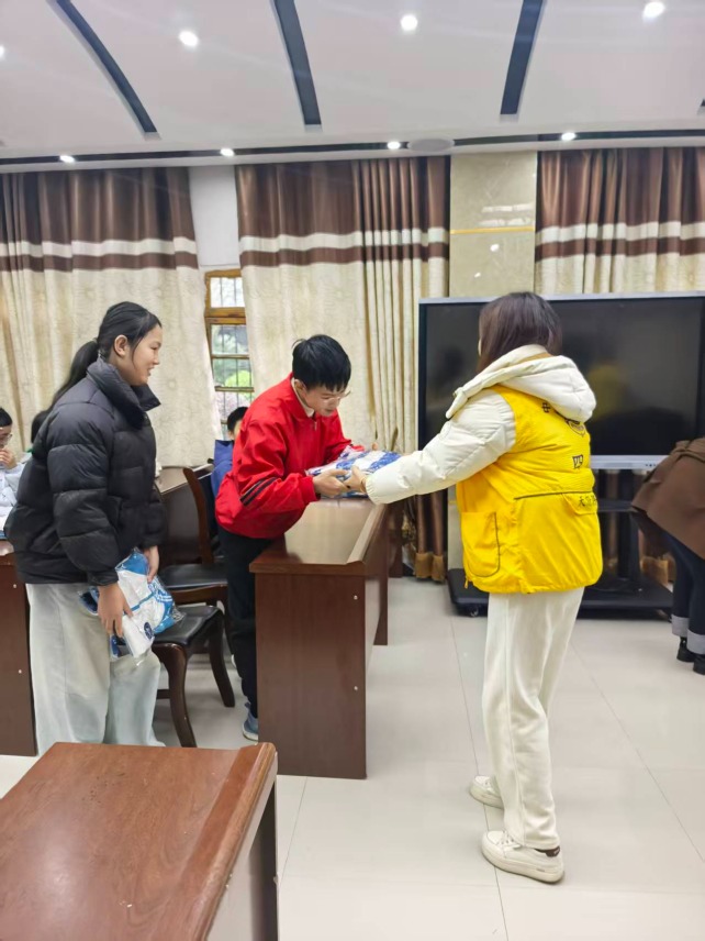 1766206508802613.jpg 044.jpg