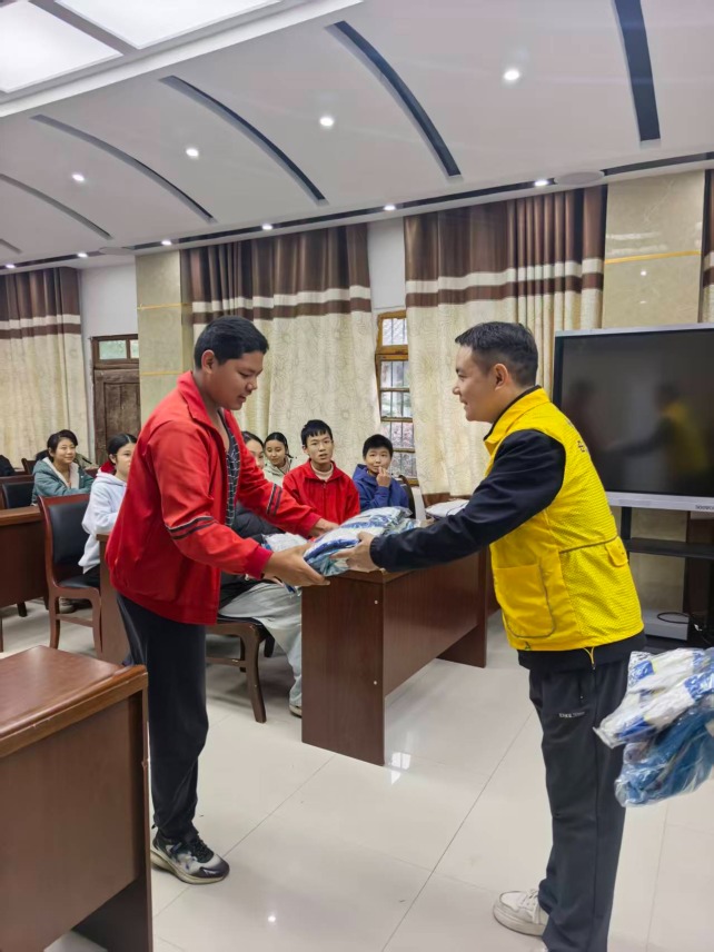 1766206519930002.jpg 055.jpg