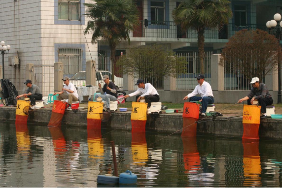 钓技革命:崔秉亮与单饵钓鲢鳙的传奇