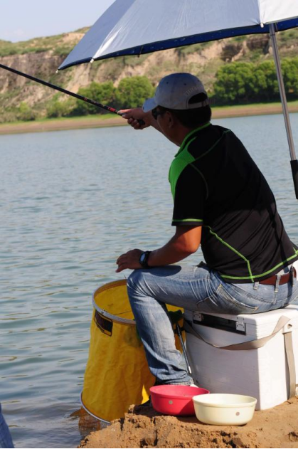 钓技革命:崔秉亮与单饵钓鲢鳙的传奇